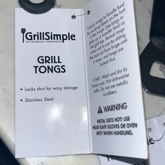 Grilling bundle . All brand new ! Spatula , tongs , s’mores & brush   . NWT - Picture 5 of 5